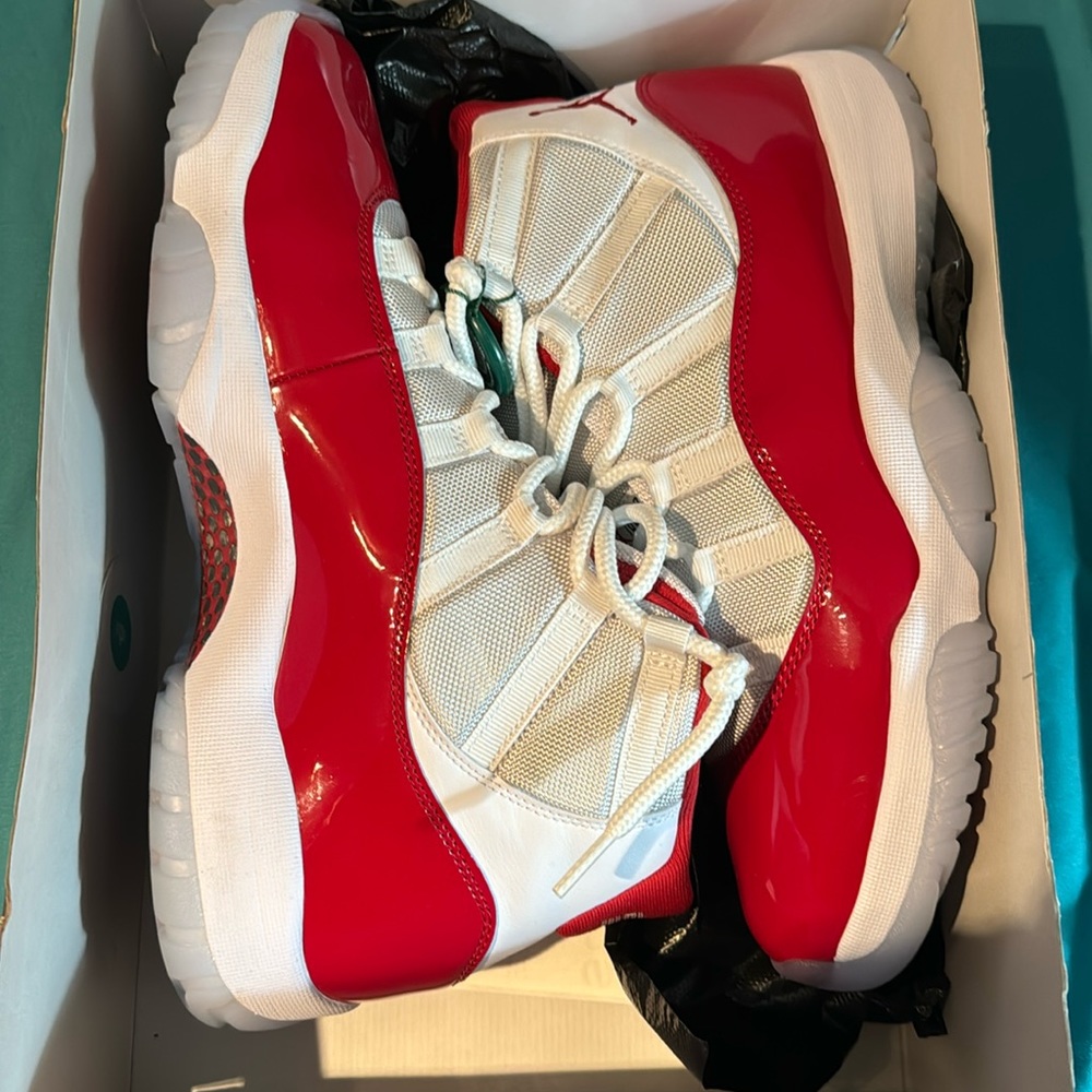 Jordan Retro 11 Cherry